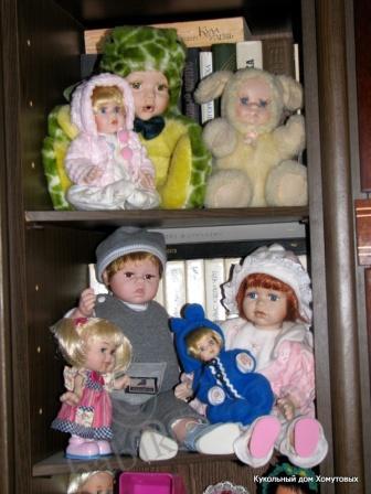 Дом, где живут куклы. Добавила фотографии, по просьбам трудящихся, ну и от себя кое-что