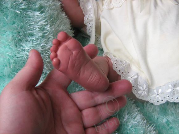 Малышка реборн Эмбер. Мама,погляди на меня (фото 8)