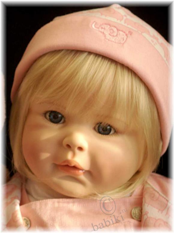 Нина и Анна-Лена поздравляют всех с праздником весны