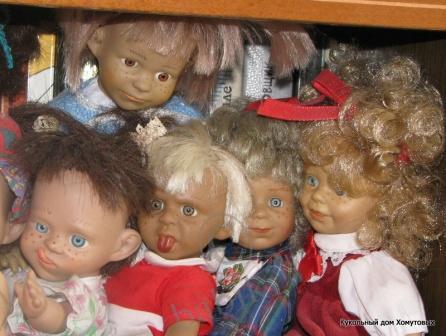 Дом, где живут куклы. Добавила фотографии, по просьбам трудящихся, ну и от себя кое-что