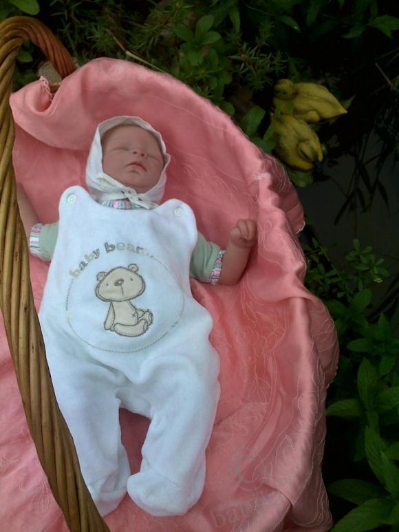 Моя малютка Сонечка: она же Леа, она же Кайрин - одна из четверни Стефани Саливан