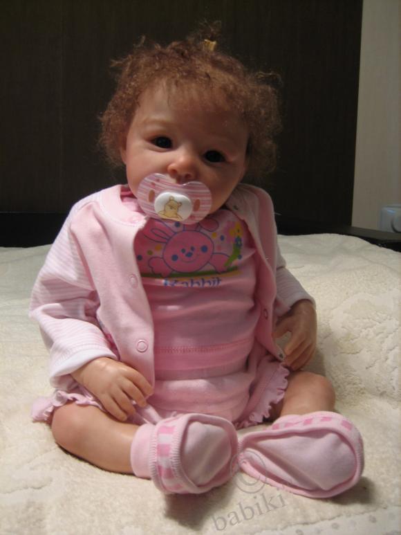 Малышка реборн Робин дома | Бэйбики Малышка реборн Робин дома (фото 7)