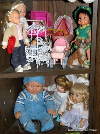 Дом, где живут куклы. Добавила фотографии, по просьбам трудящихся, ну и от себя кое-что