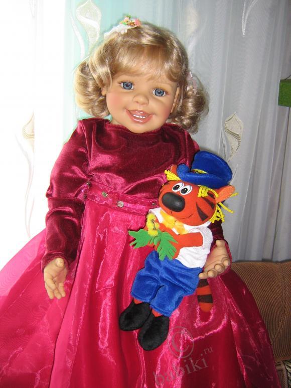 Моя Мишелька выбрала себе платье-решили вам показаться! Моя кукольная коллекция (фото 2)