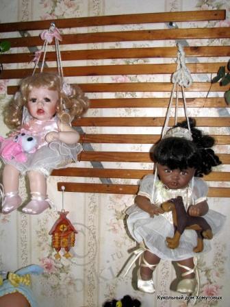 Дом, где живут куклы. Добавила фотографии, по просьбам трудящихся, ну и от себя кое-что