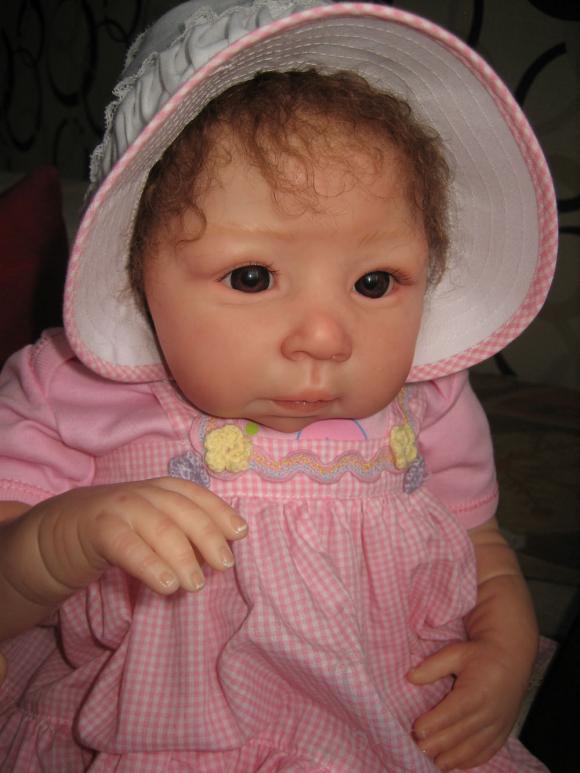 Малышка реборн Робин дома | Бэйбики Малышка реборн Робин дома (фото 8)