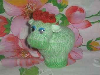 Мастер-класс для начинающих: вязанная коровка-игольница (фото 3)