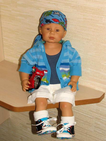 Макс собирается на море. И не один а с сестренкой! Фото ниже. Коллекционные куклы от Запф (фото 2)