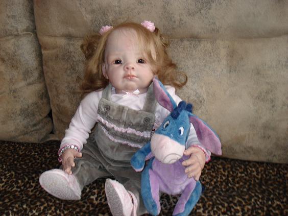 К нам приехала Женечка,и мы решили показаться Вам