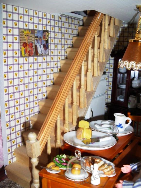 Маленький кукольный домик для большой семьи (фото 5)