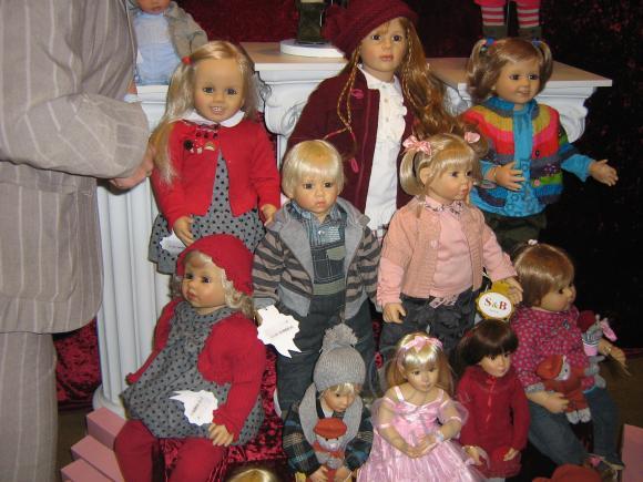 Фото с осенней кукольной  выставки в Москве