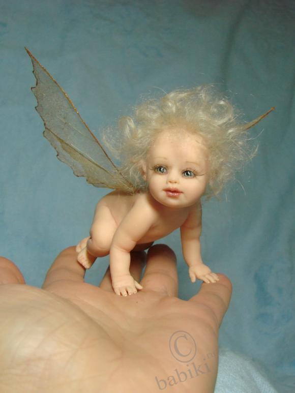 Красотулька - куколка-малышка из фимо (фото 9)