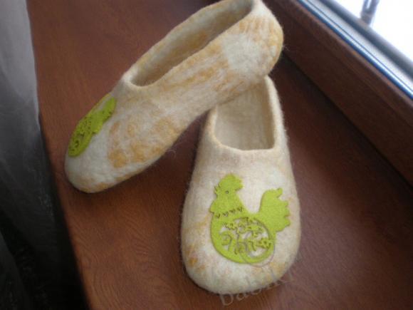 Лаймовый петушок - тапочки, мокрое валяние | Бэйбики Лаймовый петушок - тапочки, мокрое валяние (фото 3)