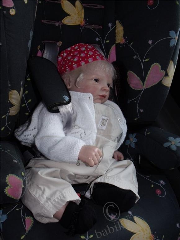 Кукла-реборн Нина на даче