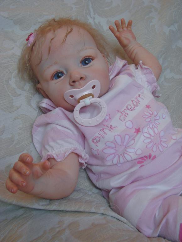 Сегодня появился на свет голубоглазый ангел. Кукла реборн Robin от Adrie Stoete