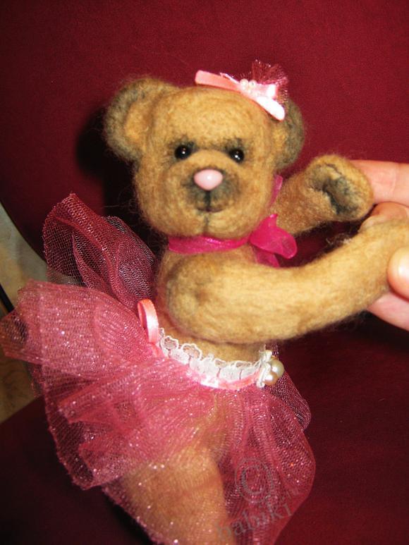 Мишуня балеринка - техника сухого валяния из шерсти (фото 4)