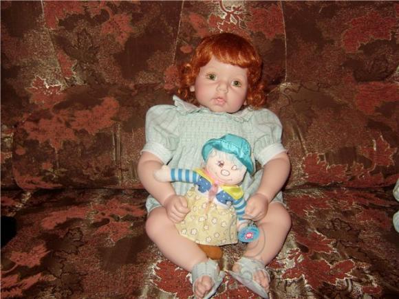 Зеленоглазая Малышка Адора рада показаться Вам