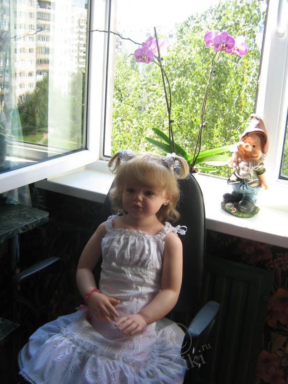 Моя любимая Анжелика на природу не попала, но в новом летнем платье хочет вам показаться