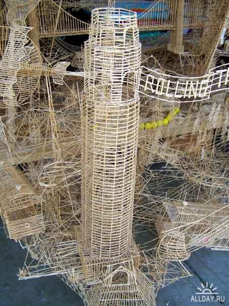 Удивительные скульптуры из зубочисток (фото 3)