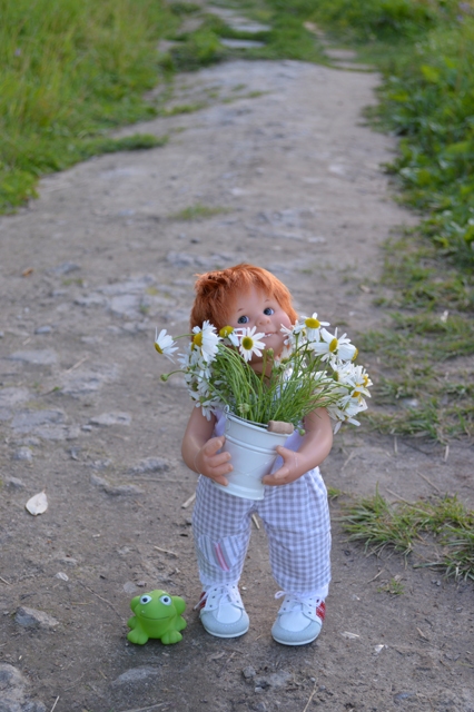Фотоконкурс 21/7 - 13/8 2015. Волшебное лето: кукла на природе с букетиком цветов (фото 4)