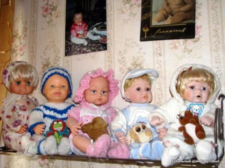 Дом, где живут куклы. Добавила фотографии, по просьбам трудящихся, ну и от себя кое-что