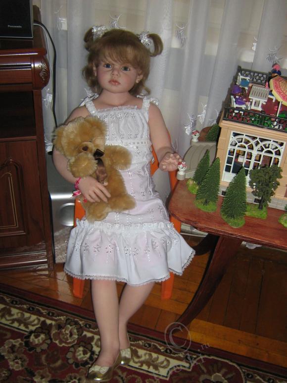 Моя любимая Анжелика на природу не попала, но в новом летнем платье хочет вам показаться