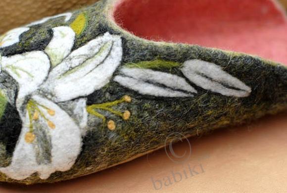 Тапки войлочные "Лилии" — Другие хобби и увлечения: сад