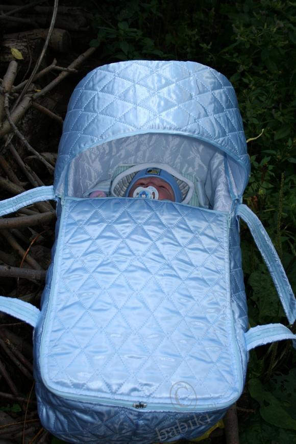 Мама сшила мне кровать, буду в ней теперь гулять (фото 2)