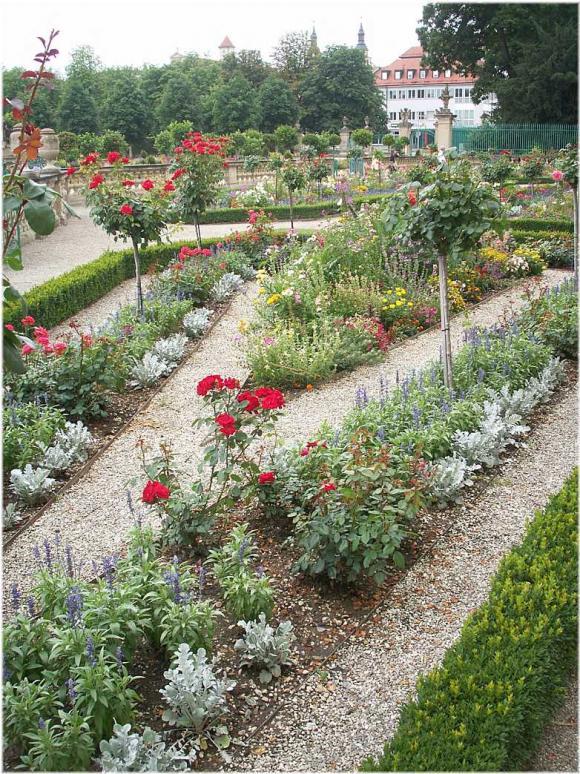 Кто сказал, что "МЫ не в СКАЗКЕ ЖИВËМ"