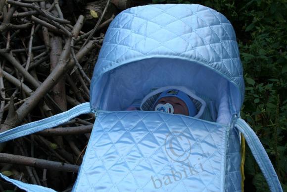 Мама сшила мне кровать, буду в ней теперь гулять (фото 3)