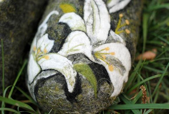 Тапки войлочные "Лилии" — Другие хобби и увлечения: сад (фото 3)