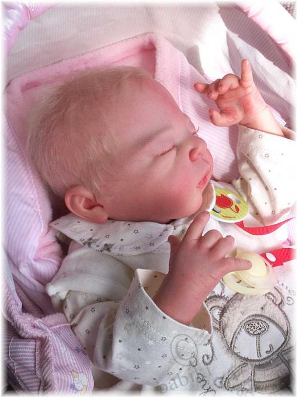 Кукла реборн из молда от Adrie Stoete-Schuiteman ALEXIA (фото 8)