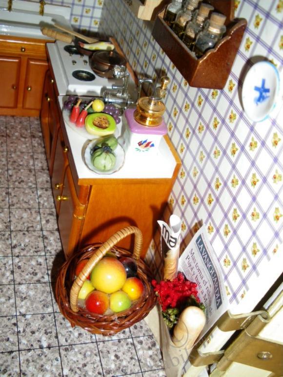 Маленький кукольный домик для большой семьи