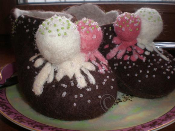 Тапки "Брауни с морженым" - мокрое валяние (фото 2)