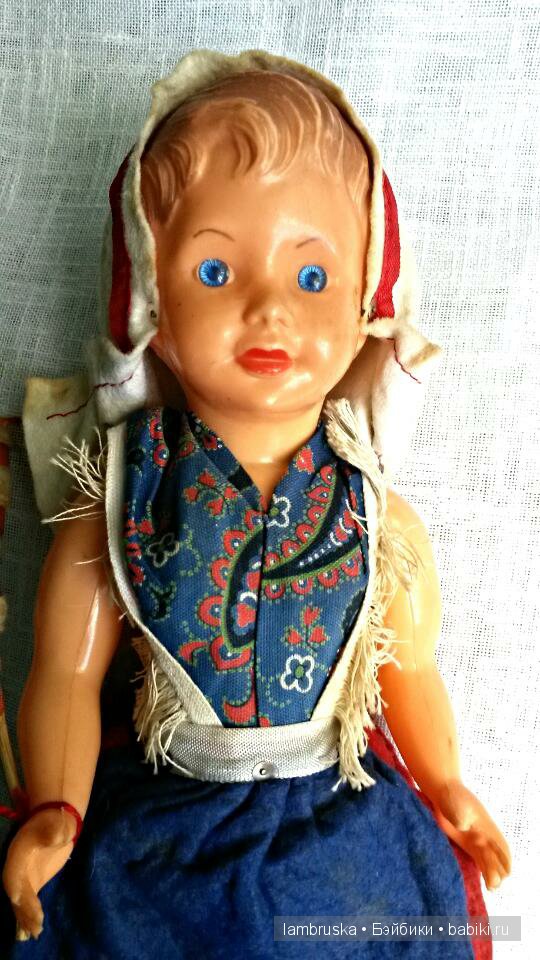 Сувенирная рельефная кукла 33 см