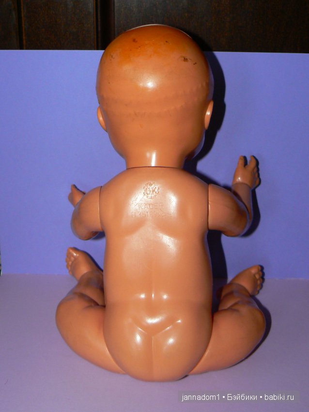 Винтажный пупс OK Kader с высовывающимся язычком и спящими глазками, 40 см (фото 3)