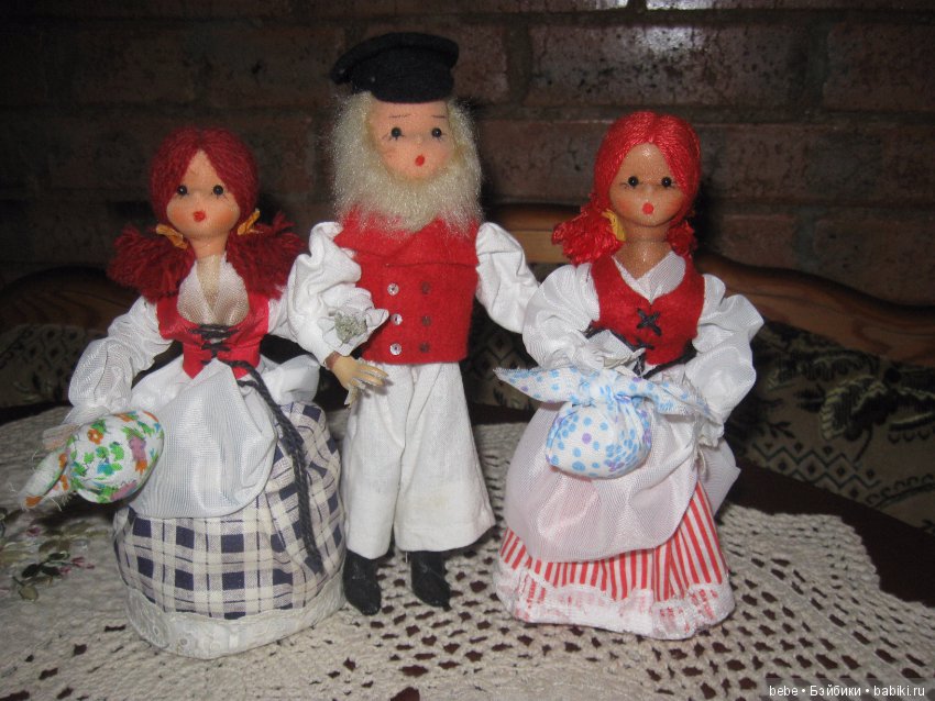 Винтажные куклы в национальных костюмах из Европы
