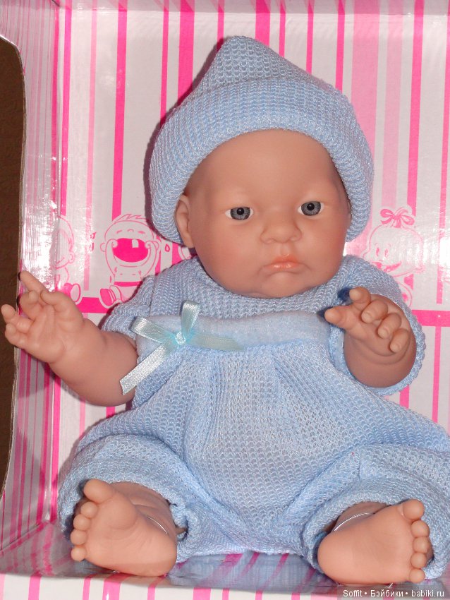 Очаровательный пупсик в голубом