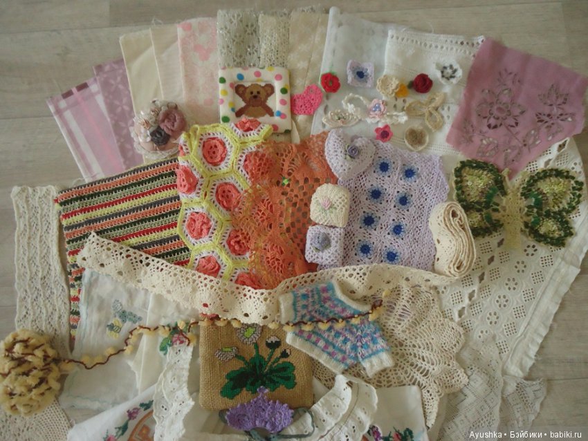 Лот винтажных материалов для творчества (вышивка, вязаные изделия, ткани) (фото 3)