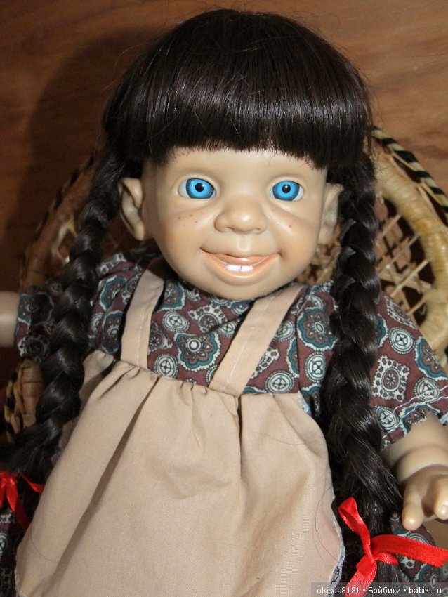 Характерная девочка от GlooBee