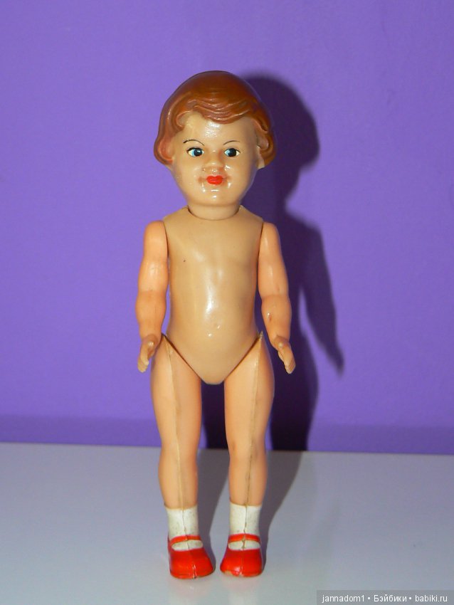 Куколка Ari из колкого пластика со спящими глазками, высота 16 см