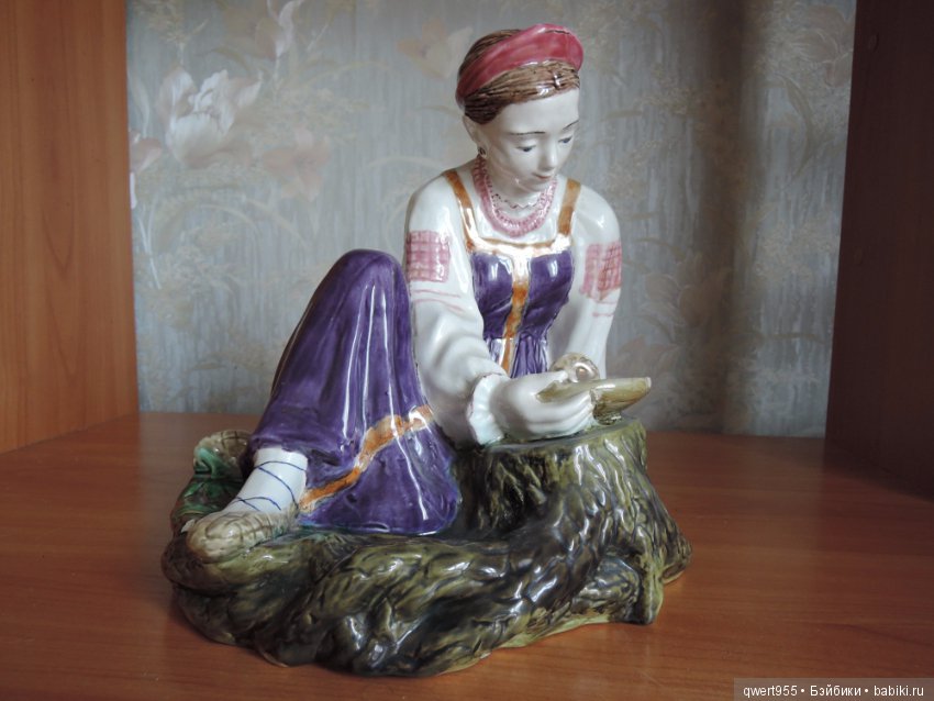 Фарфоровая статуэтка "Наливное яблочко". Скидка! Цена 30 000 руб