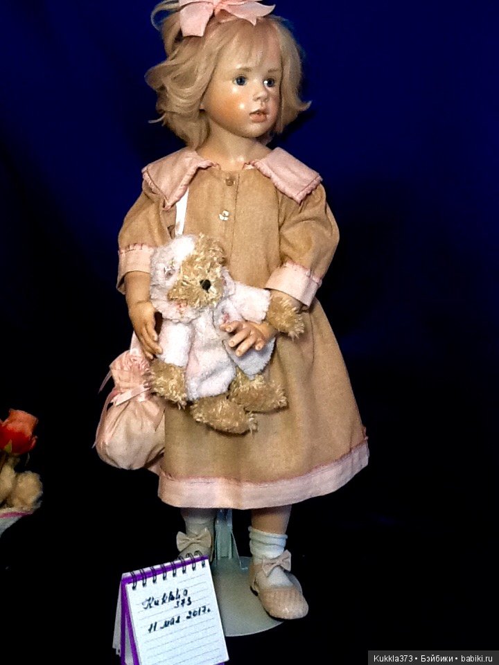 Розочка от Хильдегард Гюнцель( Hildegard Gunzel) . Воск на фарфоре