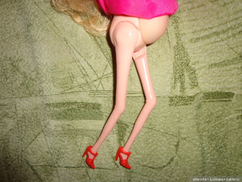 Кукла мама ноги. Кукла с гнущимися конечностями. Кукла Барби с гнущимися руками и ногами. Кукла с длинными ногами. Ноги куклы Барби.