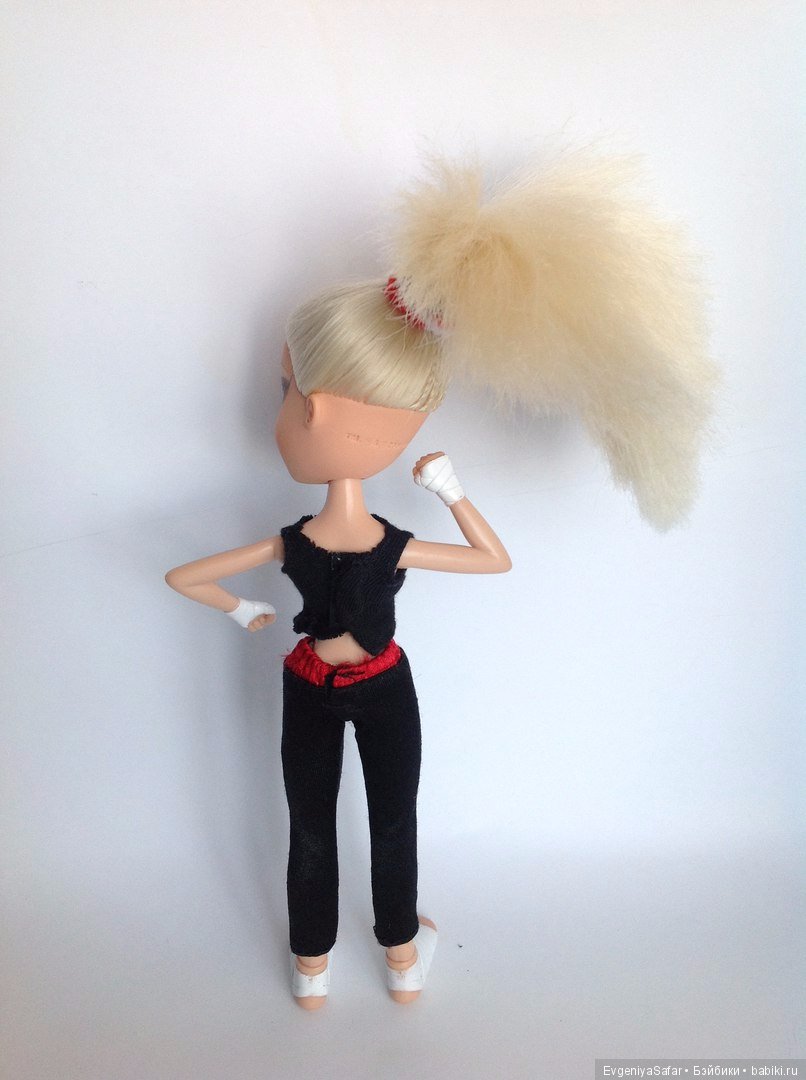 Сенсей и ученицы: Хлоя - кикбоксер и малышки Лил-Братц (Bratz, Lil' Bratz) (фото 6)