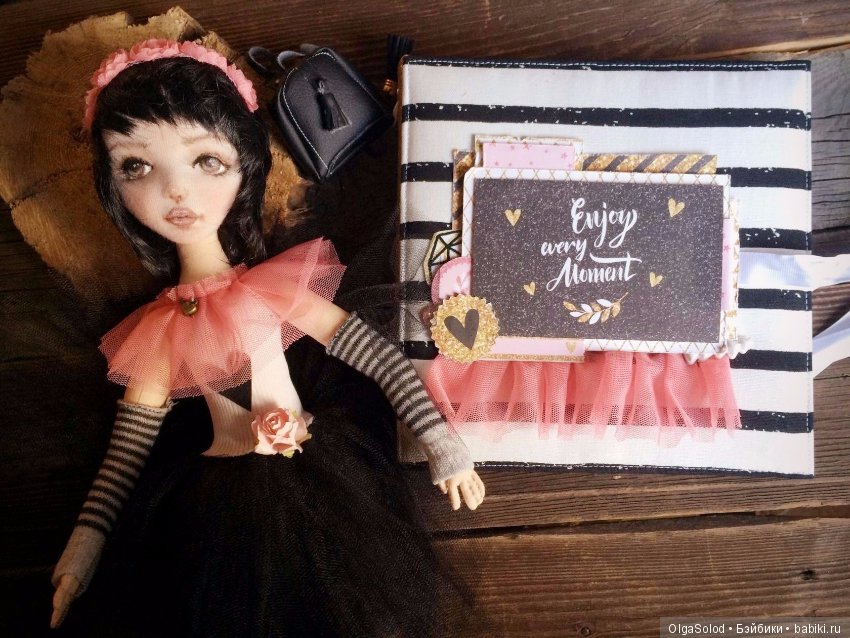 Комплект альбом + текстильная кукла Кэтти (фото 4)