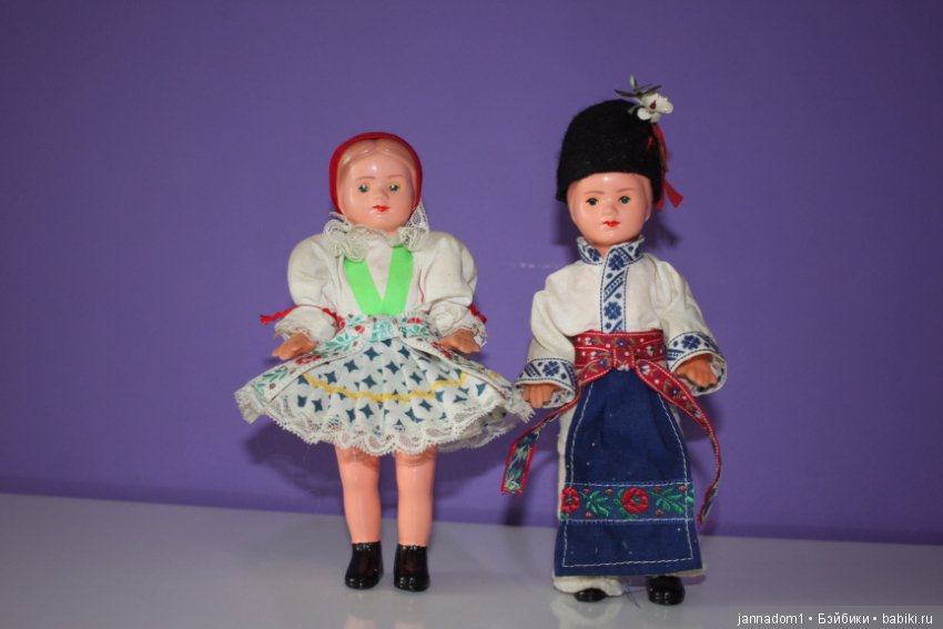 Винтажная парочка с рельефными волосами, родом из Чехословакии