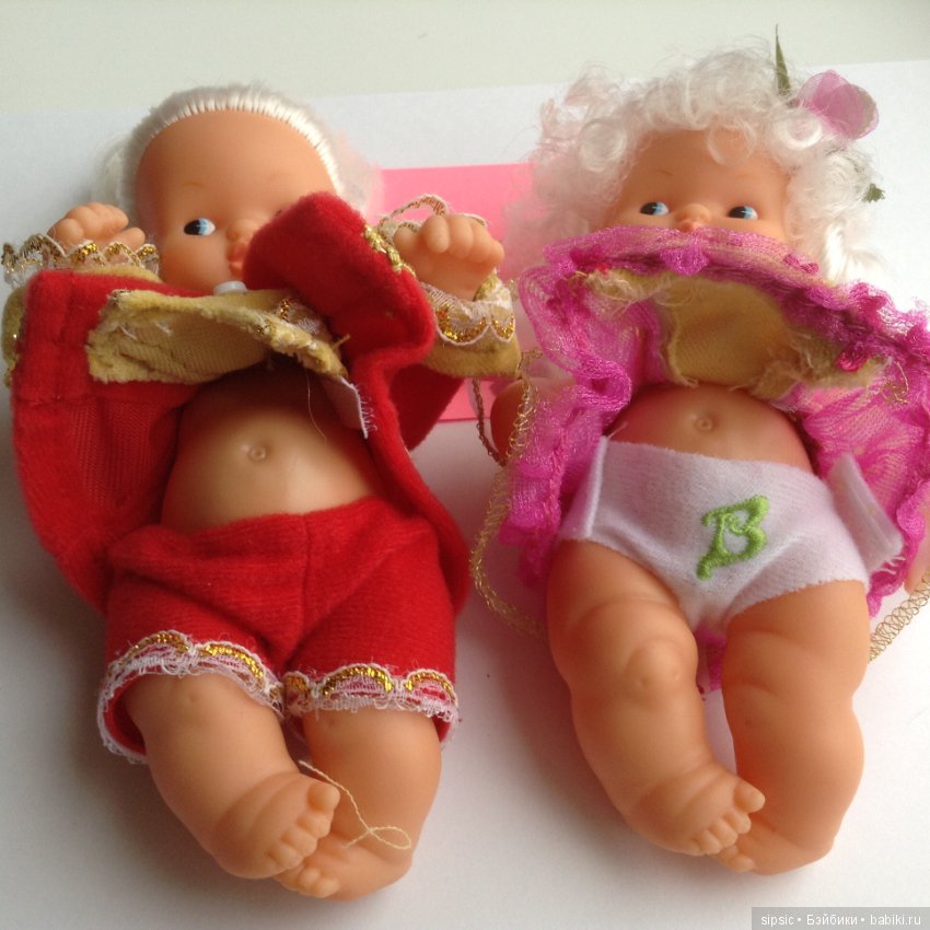 Набор кукол Famosa Barriguitas историческая серия в костюмах 18 века (фото 6)