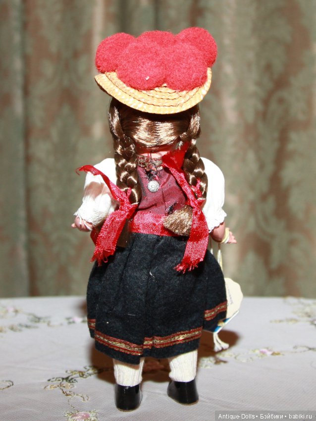 Немецкая винтажная кукла в национальном костюме Schildkrot «Barbel», Trachten Puppen (фото 4)