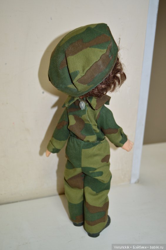 Кукла СССР , Свердловская фабрика игрушек "Военнослужащая СССР ",из серии (Профессии ) (фото 3)